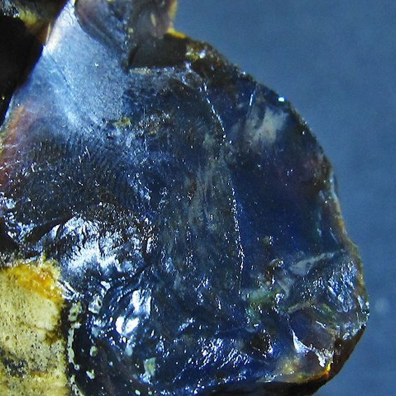 ブルーアンバー 原石[T800-975]