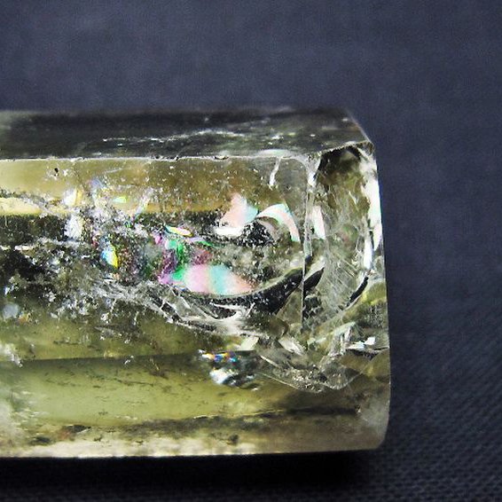 虹入り シトリン水晶 六角柱[T98-2303]