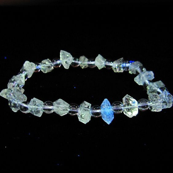 オイルインクォーツ （石油入り 水晶）  ブレスレット  パキスタン産 [T99-5171]