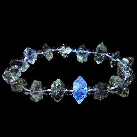 オイルインクォーツ （石油入り 水晶）  ブレスレット  パキスタン産 [T99-5612]