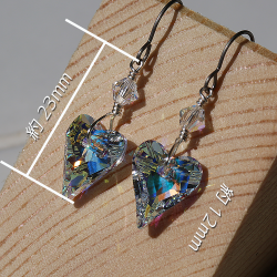 SWAROVSKI：ピアス