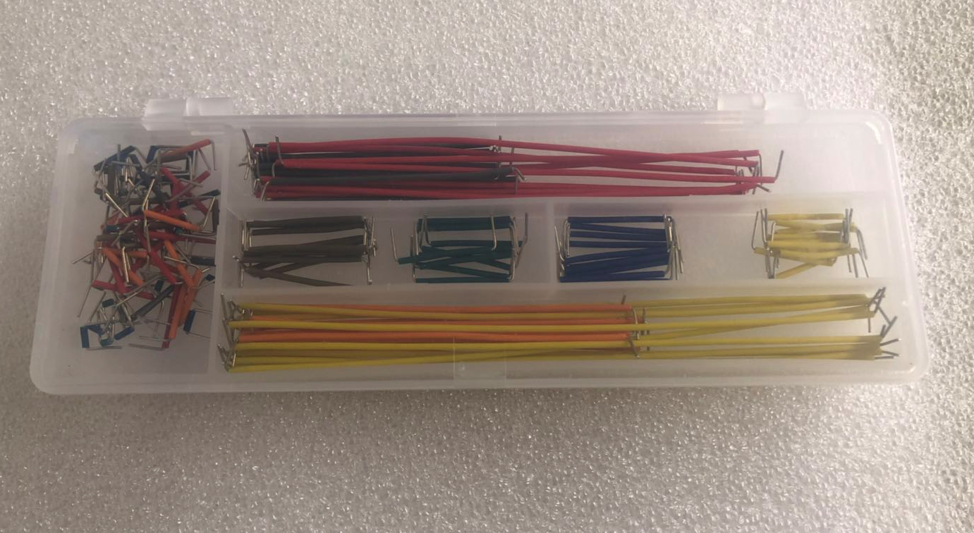ブレッドボード・ジャンパーワイヤ（１４種類長さ×１０本、収納ケース付き）【メール便可】