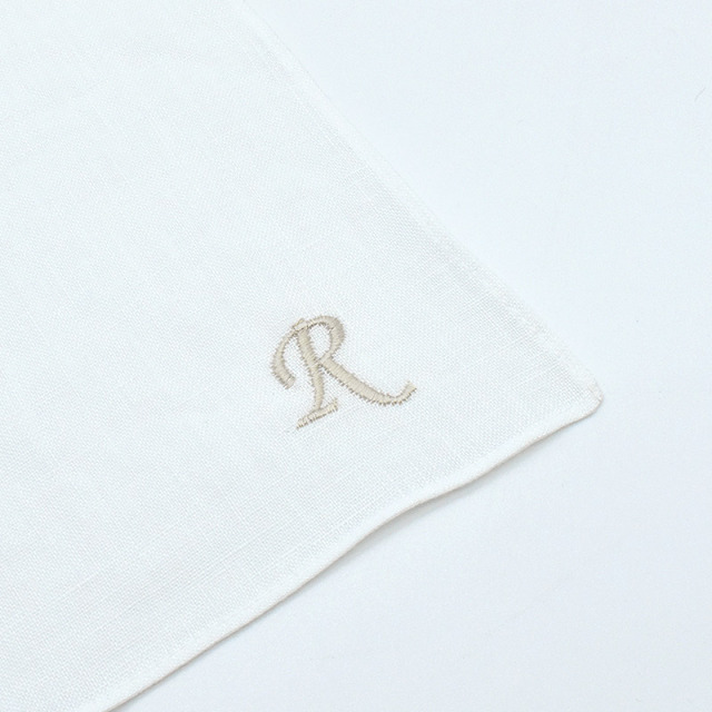 Linen la vie(リネン ラ・ヴィ)：イニシャル刺繍ハンカチ ゴールド