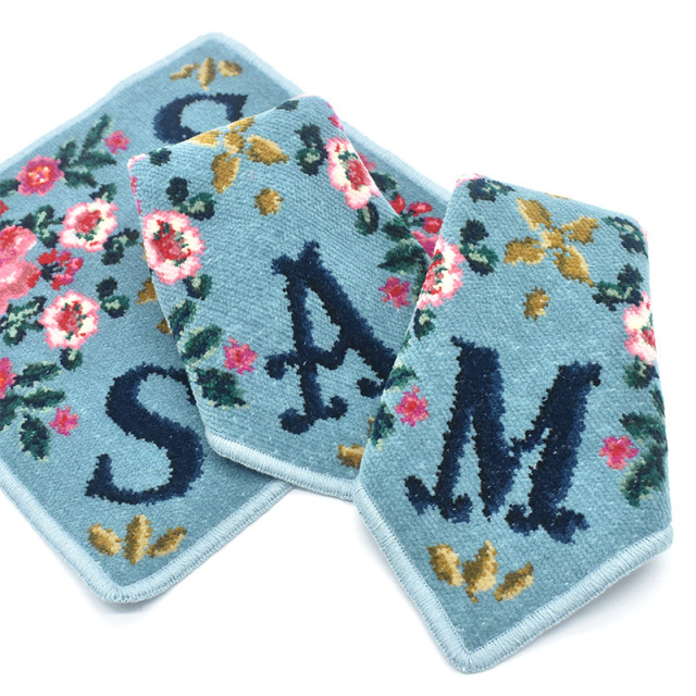 8-51-11 イニシャルハンカチ