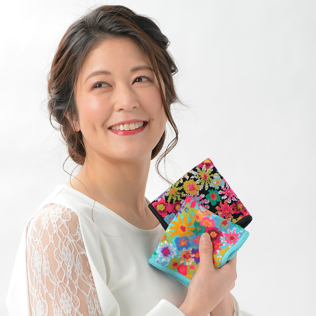 ＜アンナ＞ハンカチ