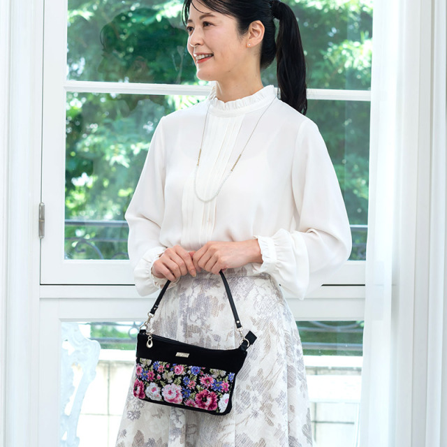 214-75025 クララ ショルダーバッグ