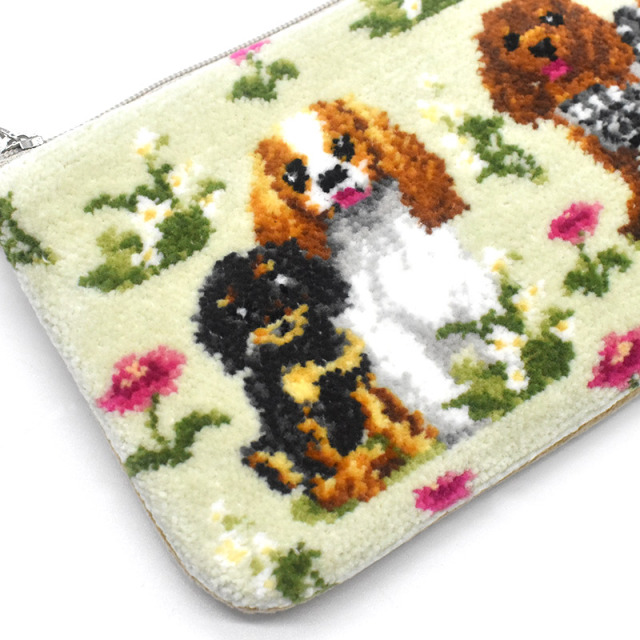 dc74003 犬柄 フラットポーチ