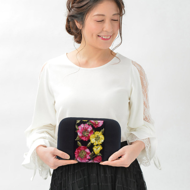 o-case お薬手帳ケース モデル写真