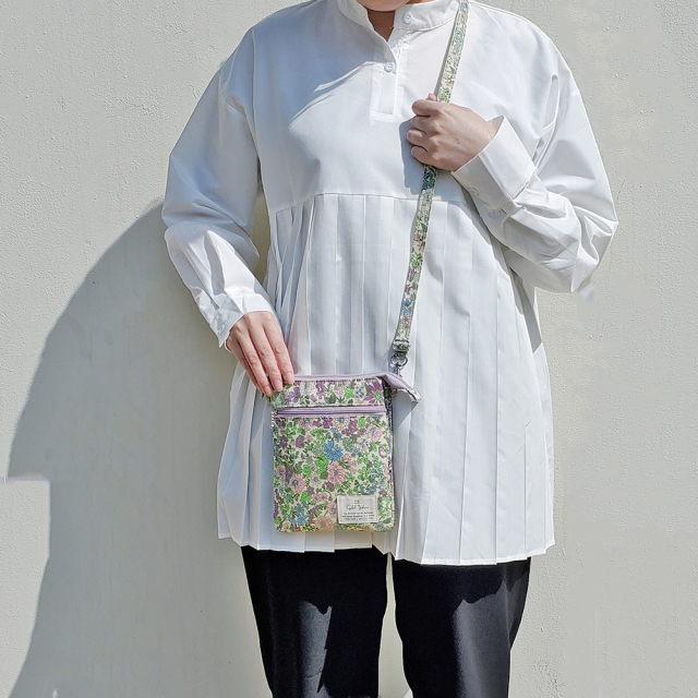 【コットンタッチ】  リバティプリント ミニショルダー ポーチ スマホポシェット 斜めがけ 軽い 旅行 軽量 日本製  LIBERTY PRINT