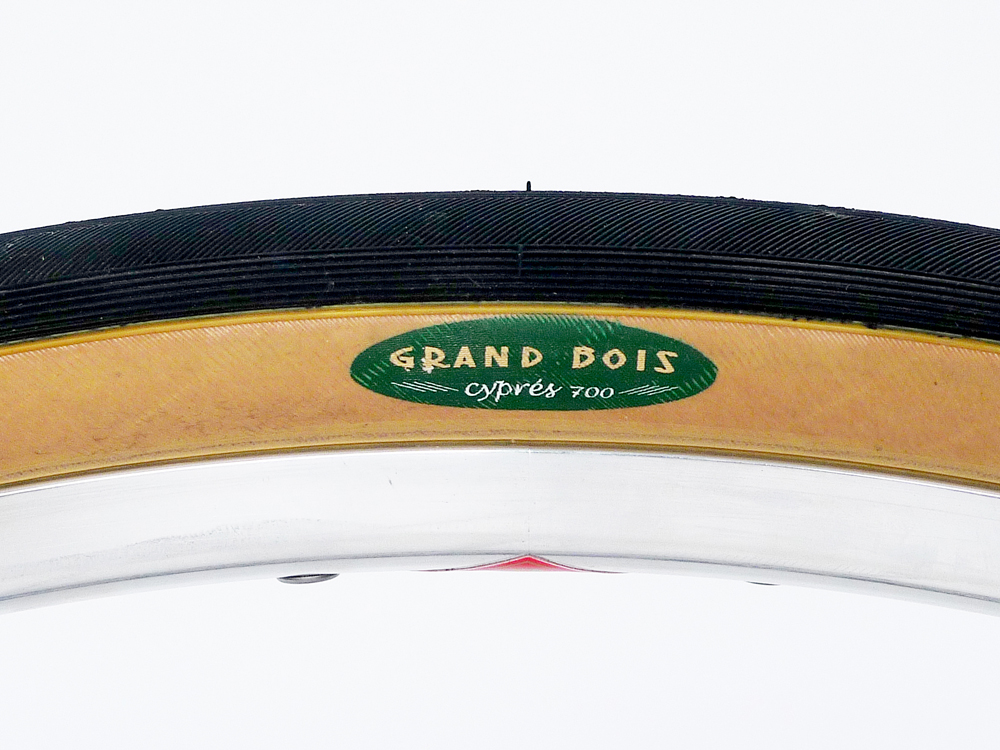 グランボア タイヤ 700C