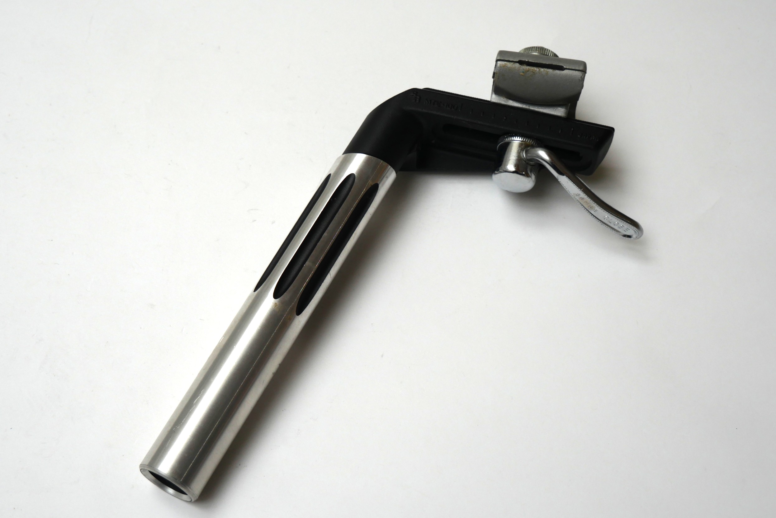 サカエ　シートピラー　スライダー　26.8ｍｍ　新品