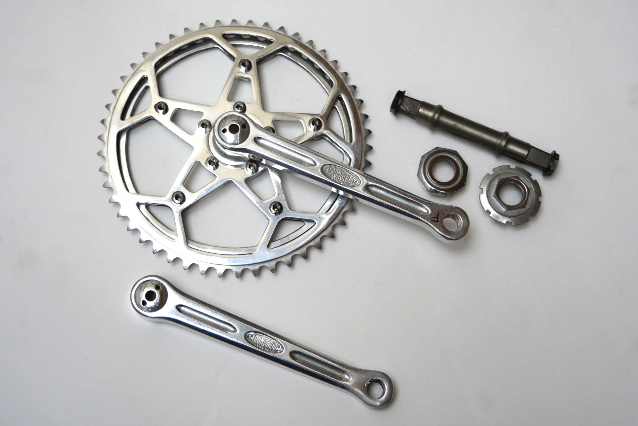 ストロングライト　チェンホイール　49D　170ｍｍ　50×46　三ツ穴キャップ　BB付　新品
