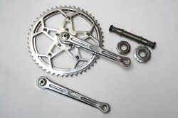 ストロングライト　チェンホイール　49D　170ｍｍ　50×46　三ツ穴キャップ　BB付　新品