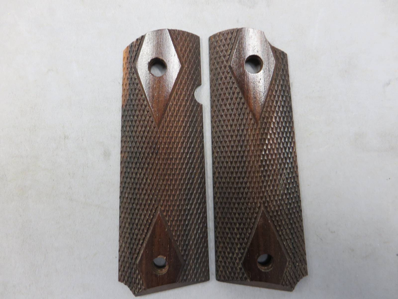 【キムアーレンズ】1911 フルサイズ ダイヤチェッカー  グリップ