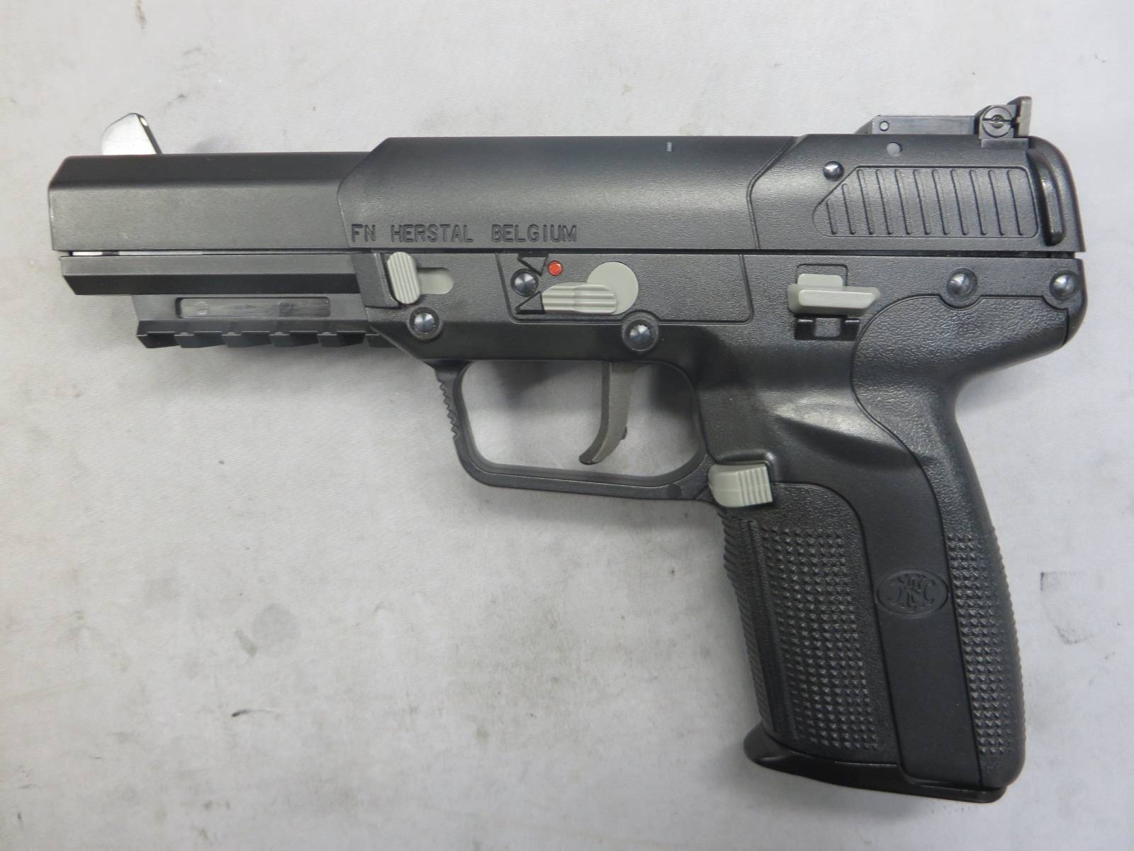 【マルシン】Five-seveN 6ｍｍBB CO2 ブラック・ファイブセブン・5-7