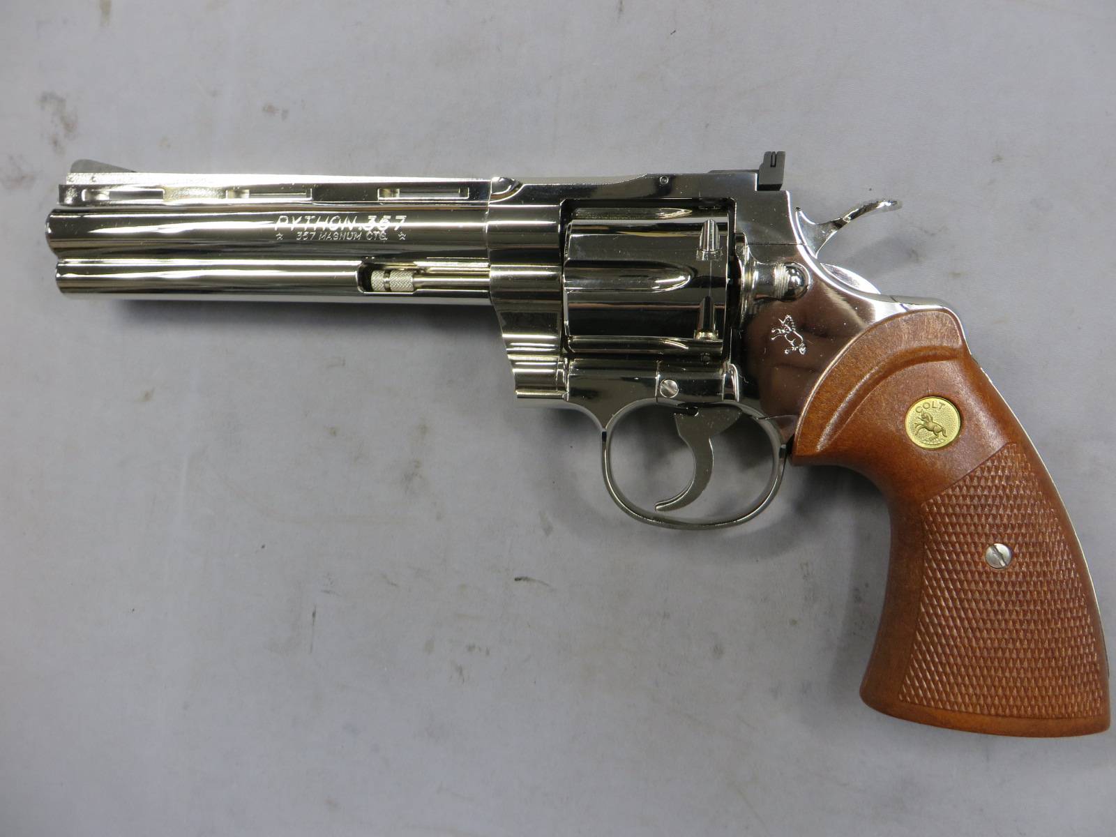 【タナカ】コルトパイソン.357mag 6in R-model ニッケルフィニッシュ モデルガン