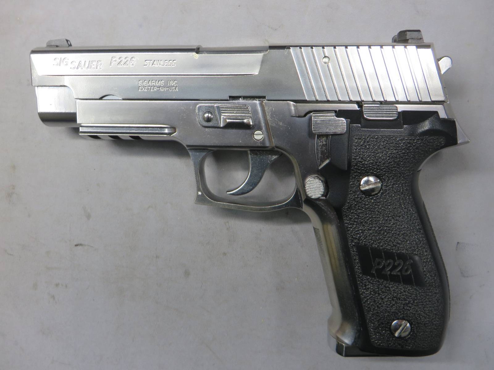 【東京マルイ】SIG SAUER P226R クロームステンレス