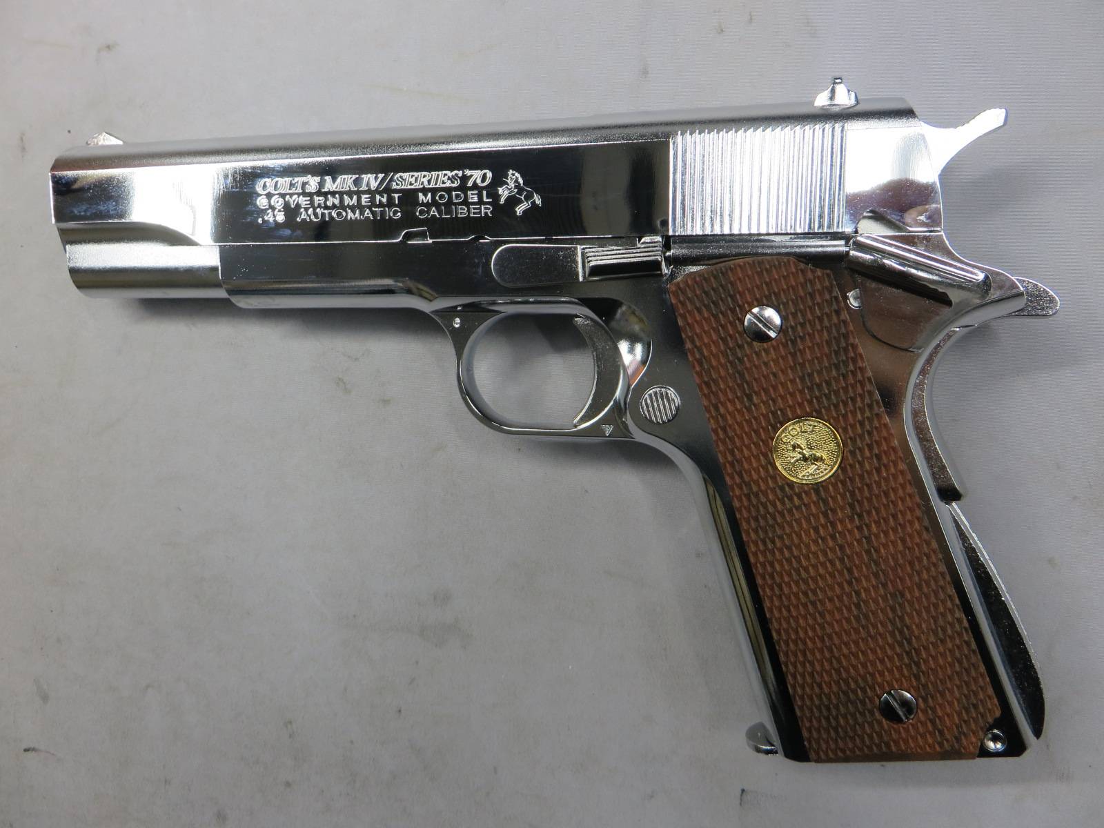 【東京マルイ】コルトガバメントMK4シリーズ70　ニッケルフィニッシュ
