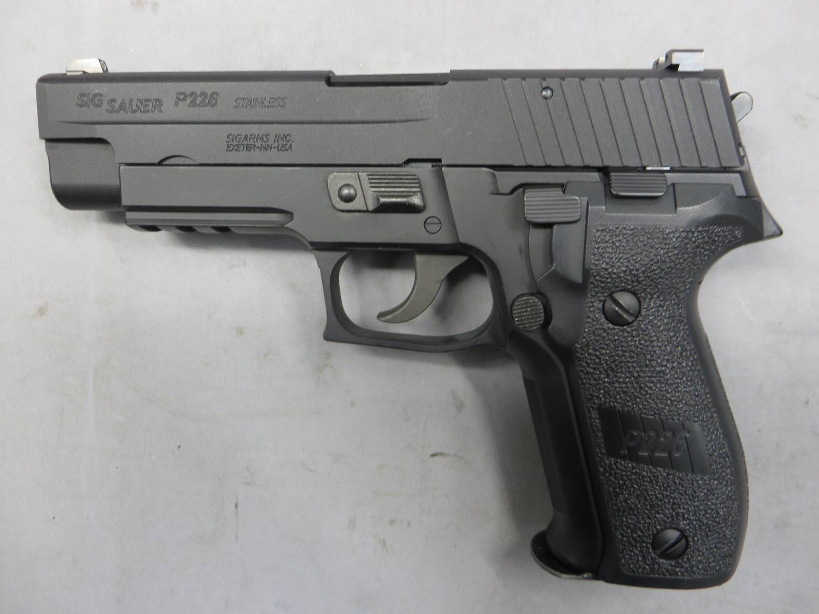 【東京マルイ】SIG SAUER P226Rail・Guarder メタルスライド