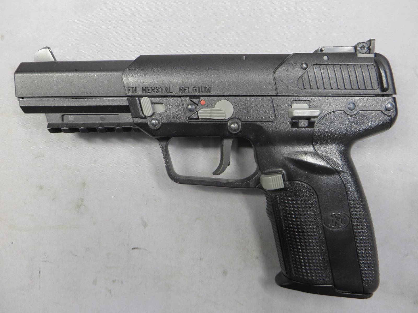 【マルシン】Five-seveN 6ｍｍBB CO2 ブラック・ファイブセブン・5-7