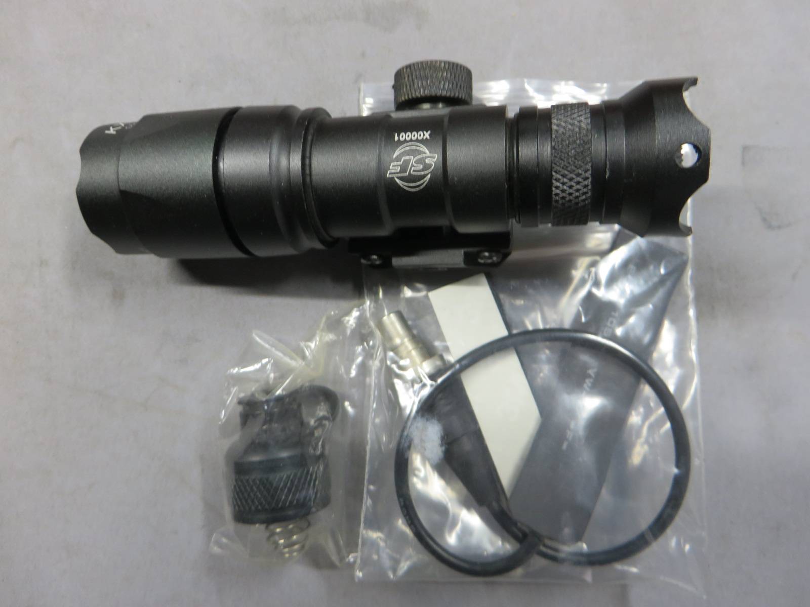 【不明】SUREFIRE レプリカ　M300タイプ タクティカルライト