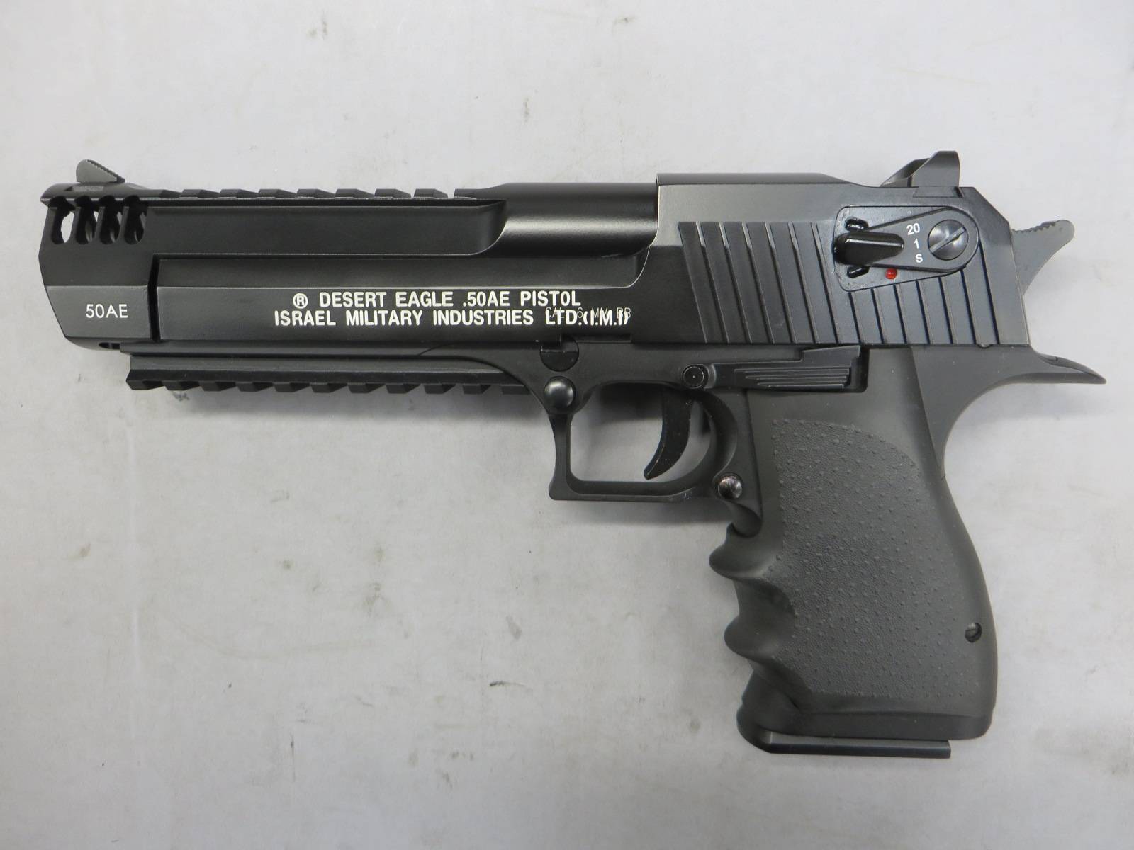 【KWC】デザートイーグル.50AE L6 CO2 リアル刻印（セミ・フル切替） / メタルスライド