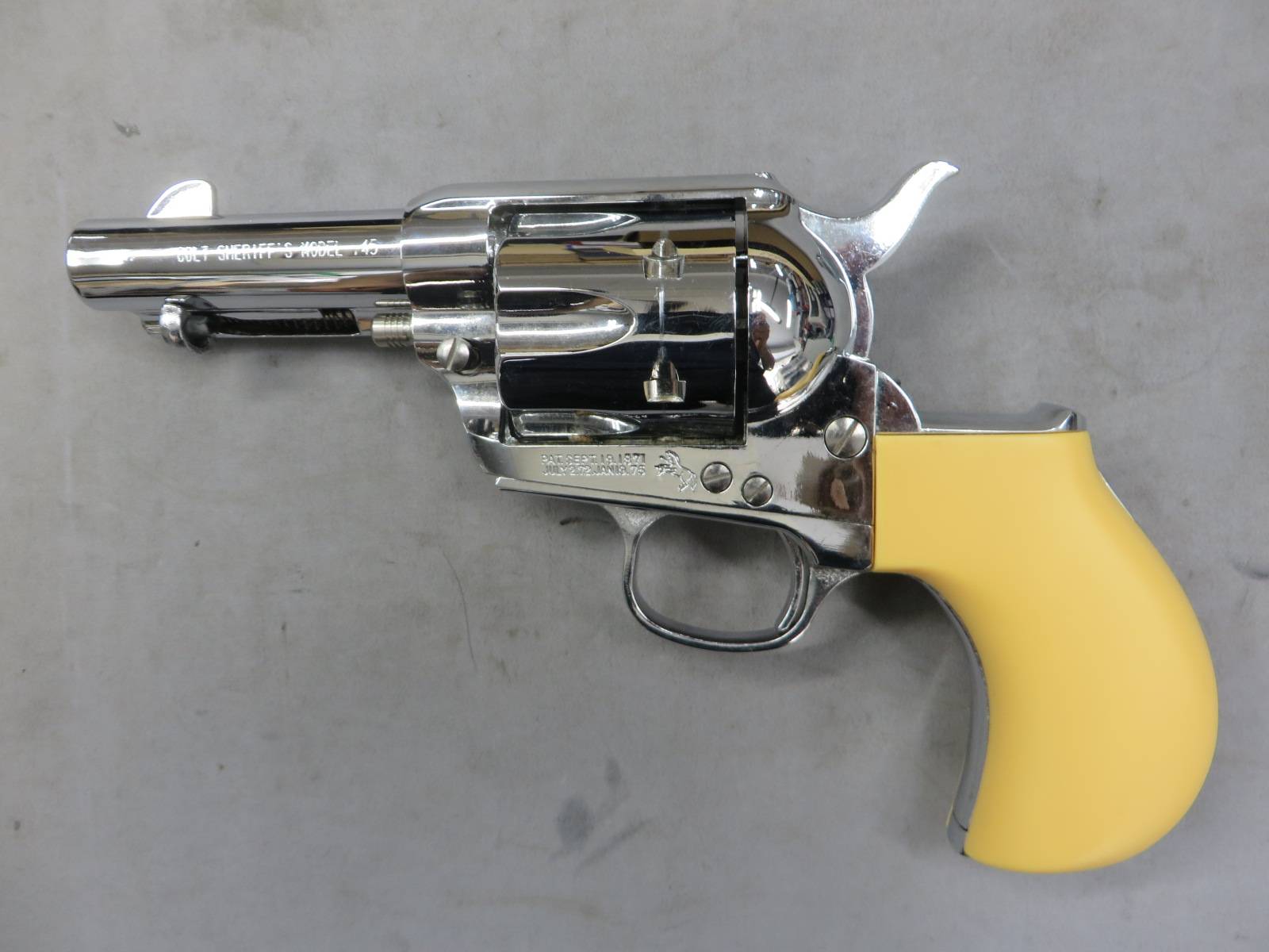 【ハートフォード】SAA.45 チューブド シェリフカスタム ラウンドグリップ付 オールシルバー モデルガン