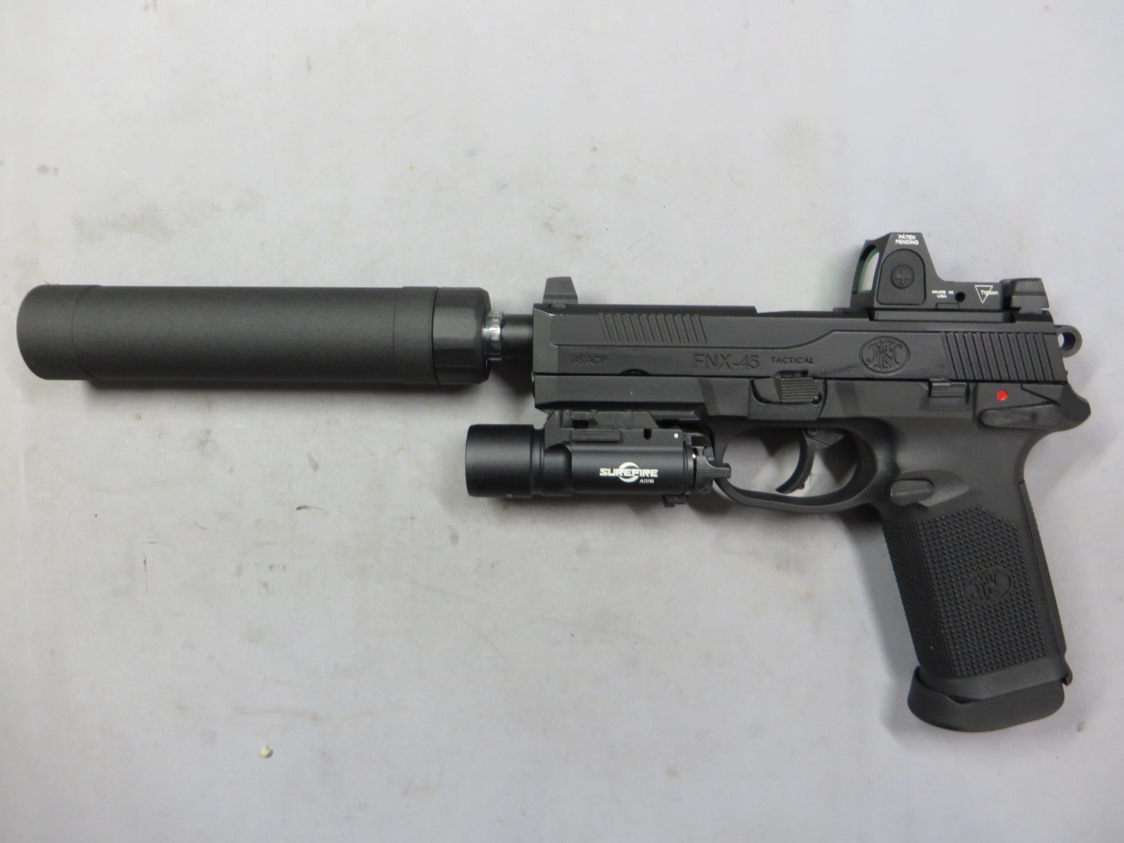 【CyberGun】FNX-45 タクティカル ブラック メタルスライド・マウント・RMRドットサイト・サイレンサー・ライト