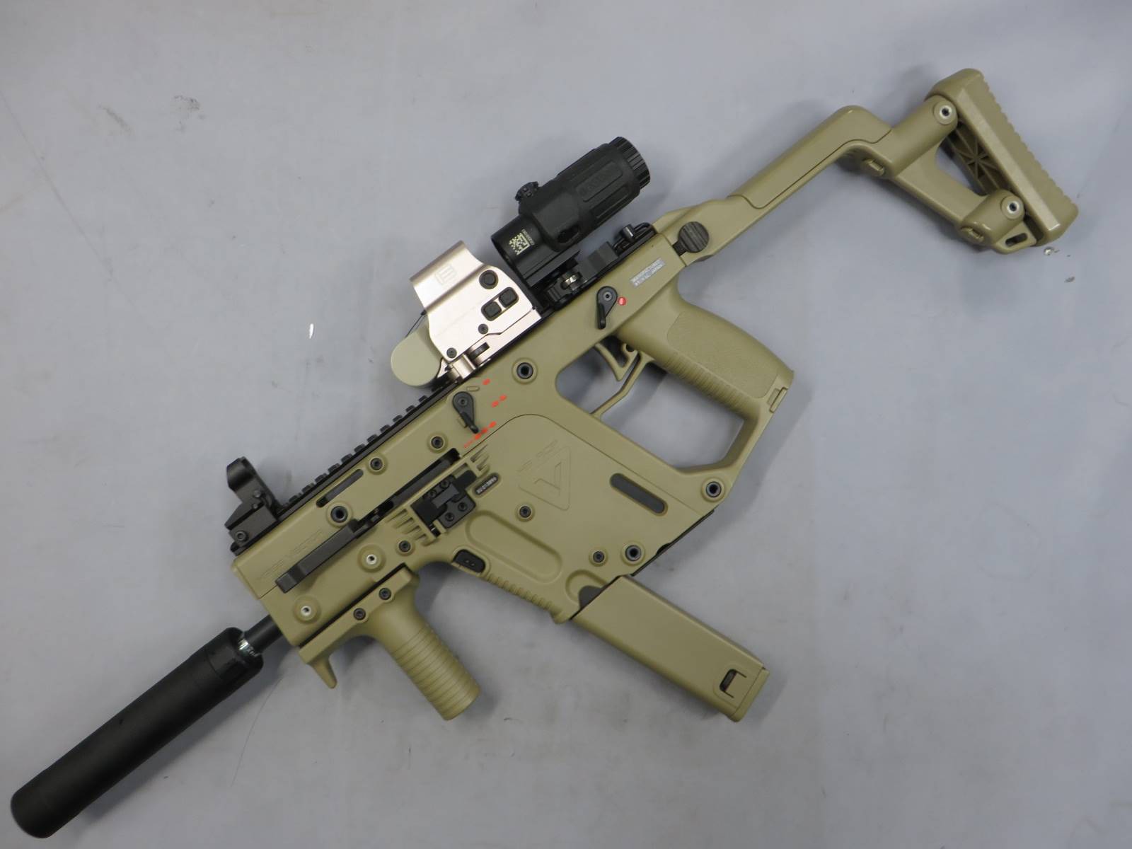 【KSC】 クリスベクター SMG TAN・サプレッサー・ブースター・ホロサイト