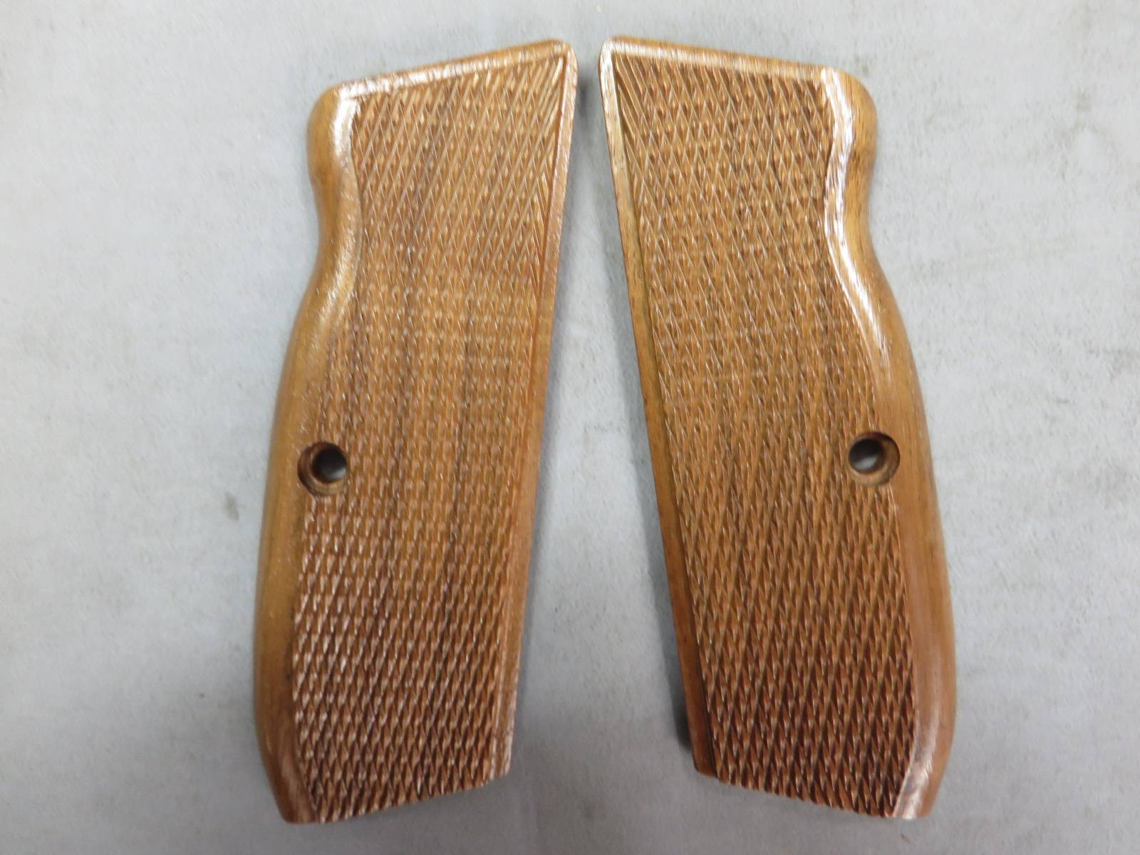 【不明】CZ75 チェッカー グリップ