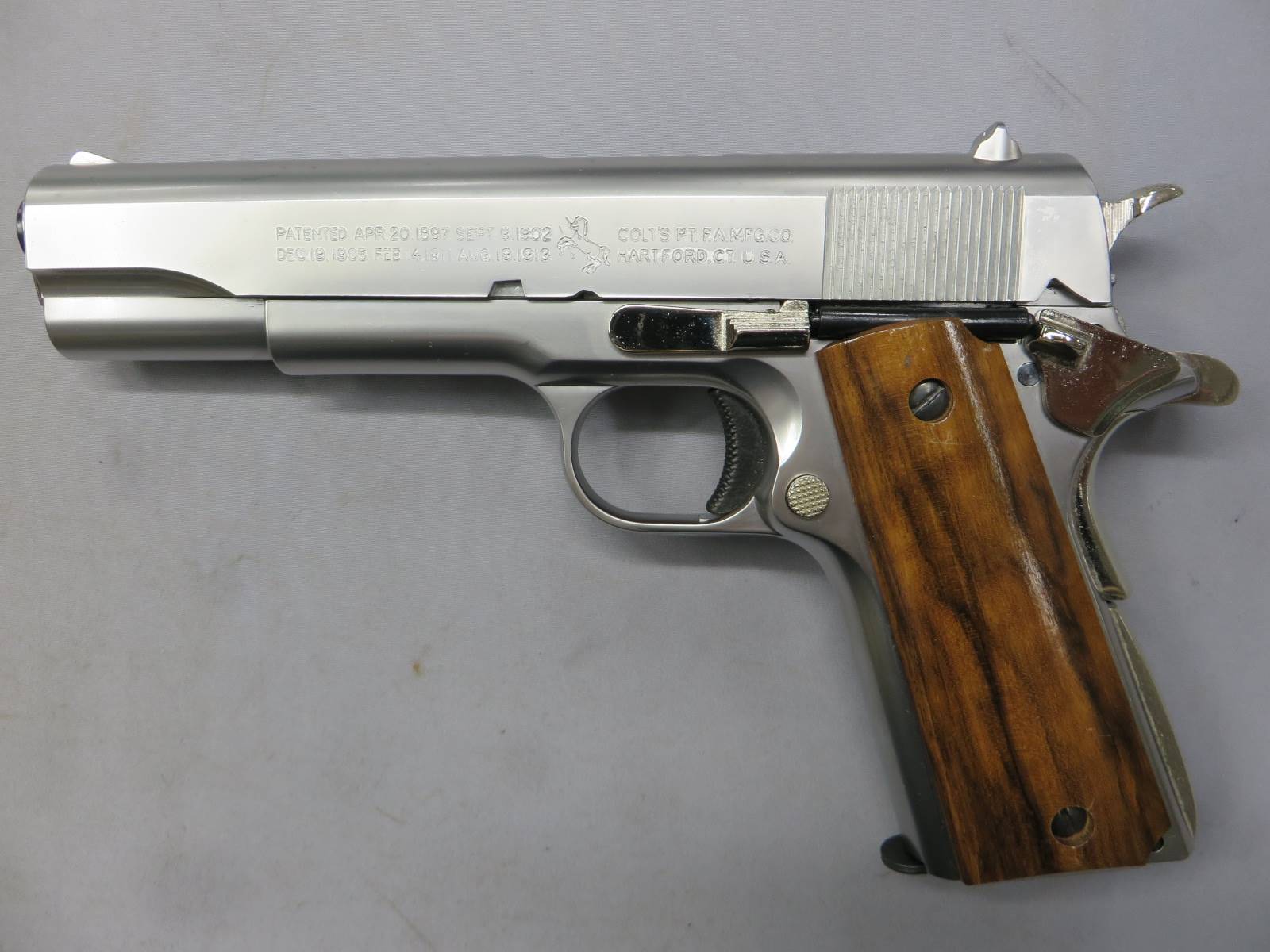 【マルシン】コルト ガバメント M1911A1 ニッケルフィニッシュ  モデルガン