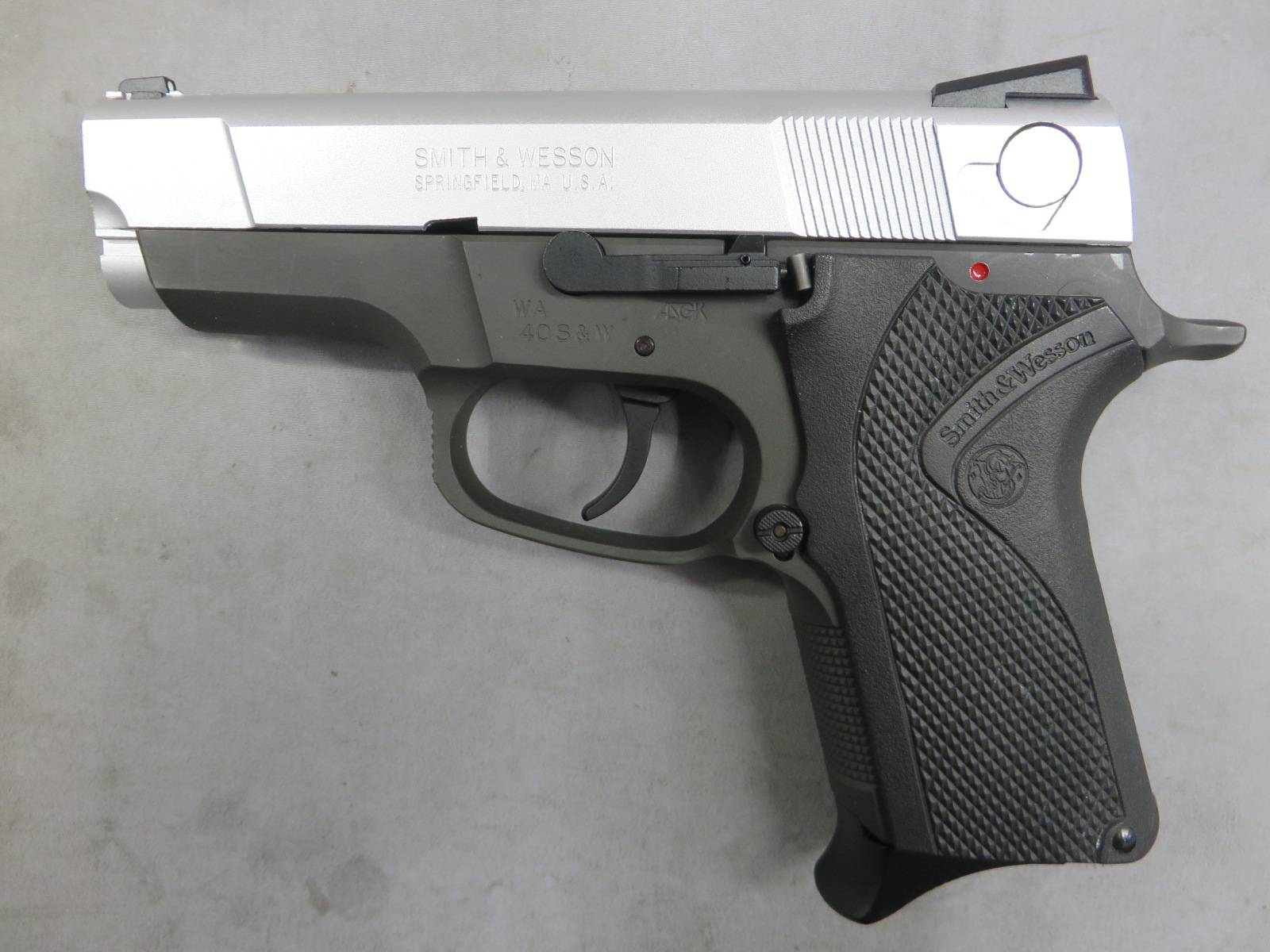 【ウエスタンアームズ】S&W ショーティ40　2トーン
