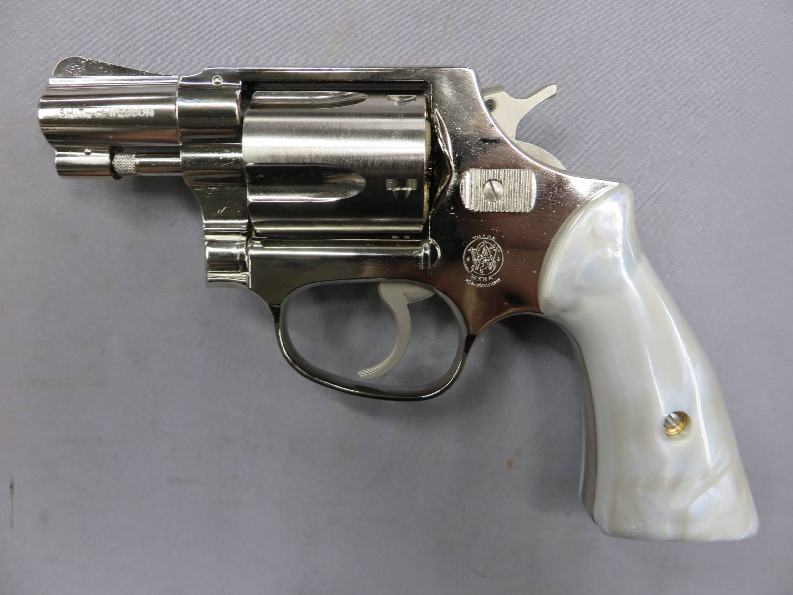 【タナカ】S&W M36 Chiefs Special 2inch スクエアバット “Travis” モデル ニッケルフィニッシュ Version.2
