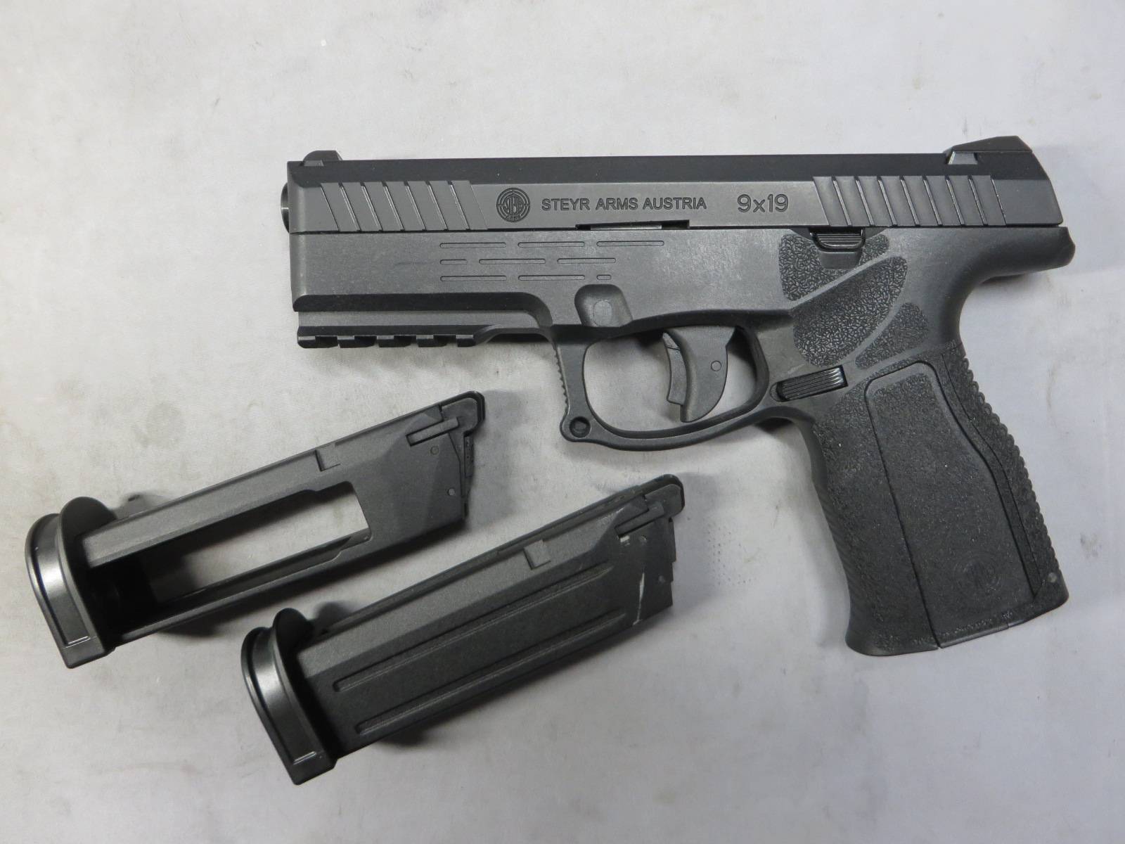 【ASG・KJワークス】STEYR（ステアー）L9A2 GBB・CO2マガジン付き
