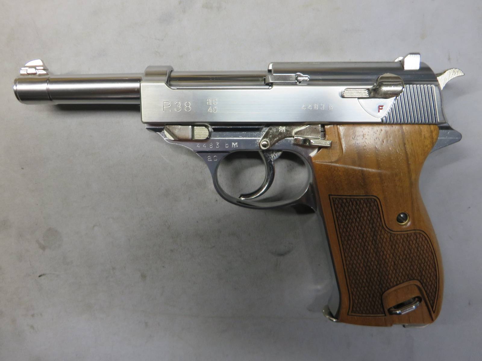 【マルゼン】ワルサーP38 シルバー・木製グリップ