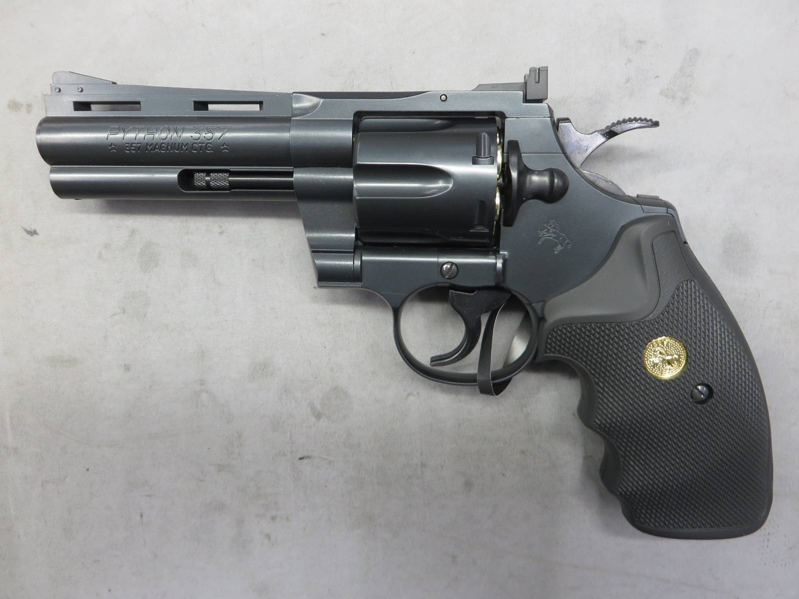 【東京マルイ】コルトパイソン.357mag 4in 24連射リボルバー