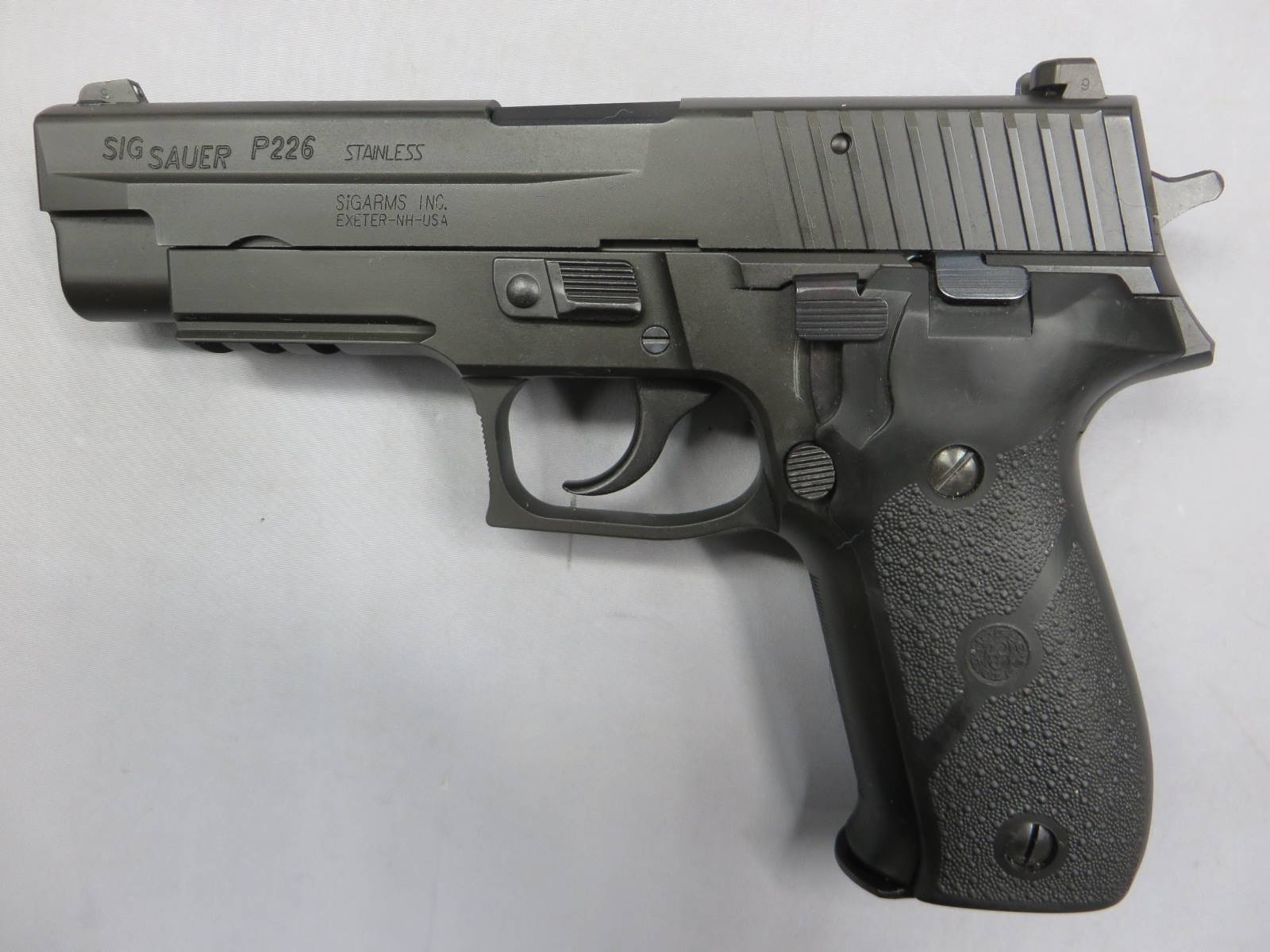 【KSC】P226R HW SYSTEM7 HOGUE ラバーグリップ標準装備