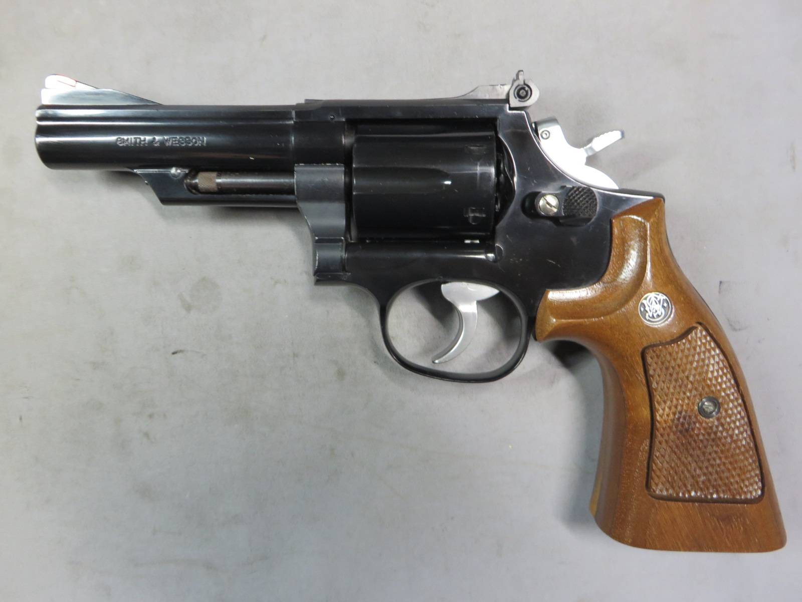 【コクサイ】S&W M19 コンバットマグナム 4in カート式 ガスガン・木製グリップ