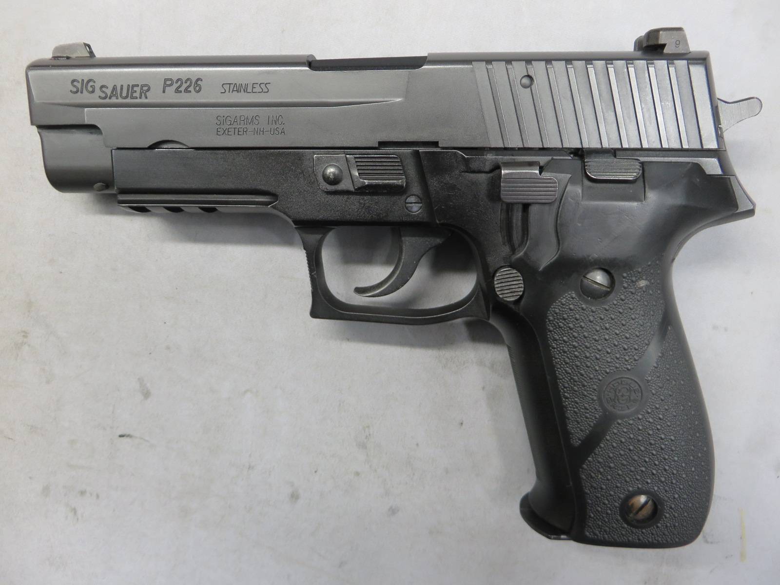 【KSC】P226R HW SYSTEM7 HOGUE ラバーグリップ標準装備