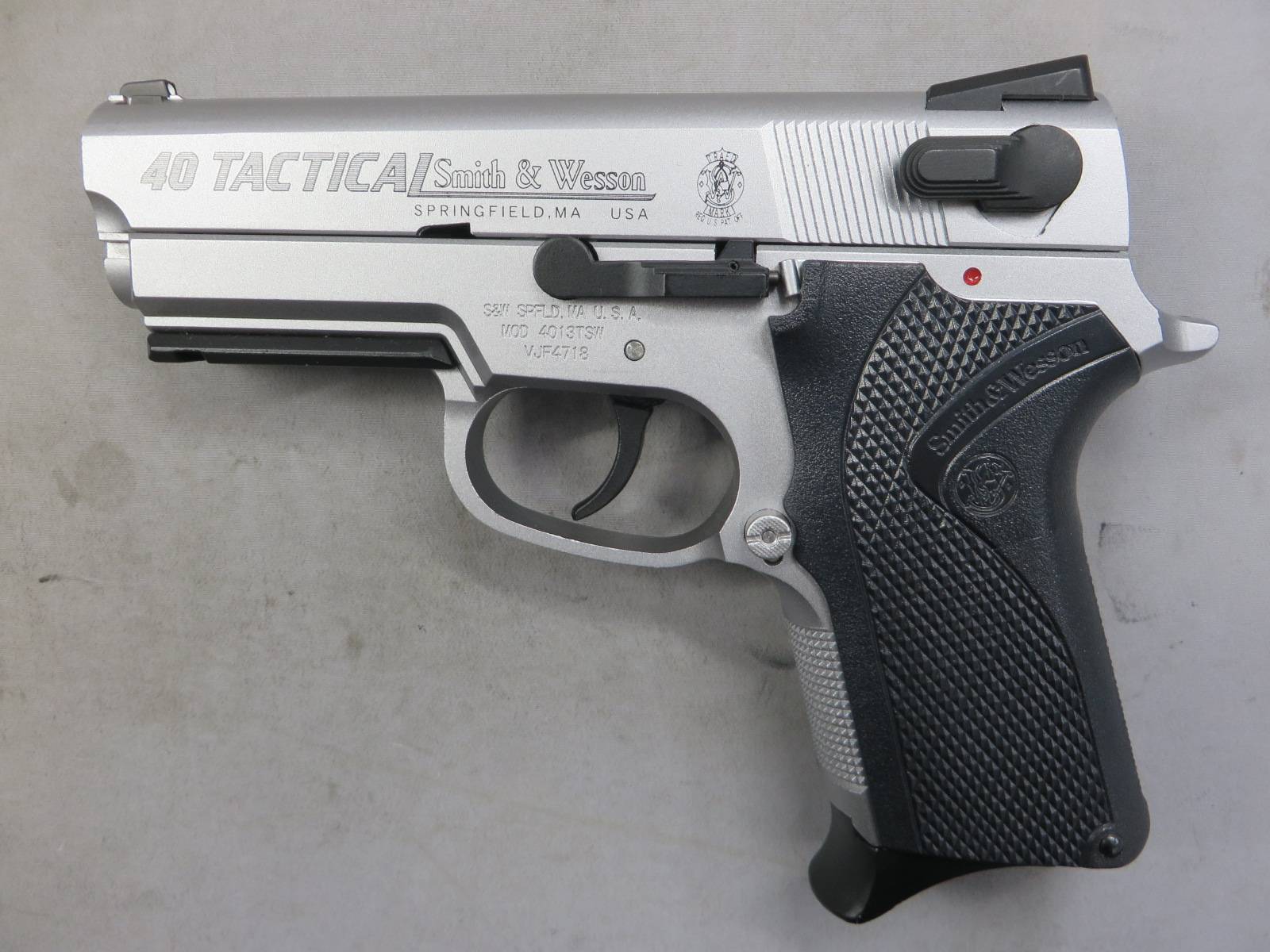 【ウエスタンアームズ】S&W M4013 TSW シルバー