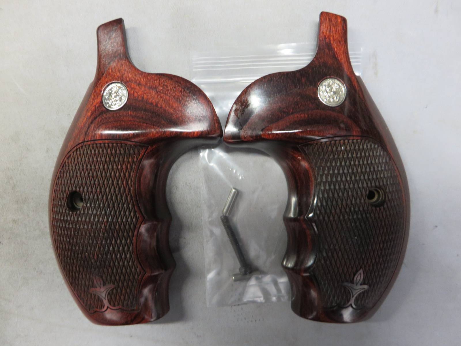 【アルタモント】S&W Kフレーム O/S F/G  メダル付 チェッカー スーパーローズ
