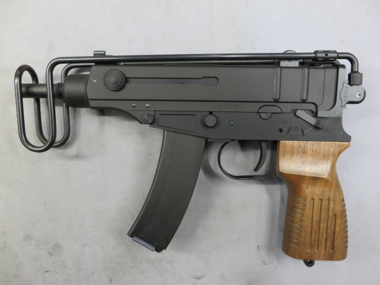 【KSC】 Vz61 ウォルナットグリップ カスタム HW ・スコーピオン