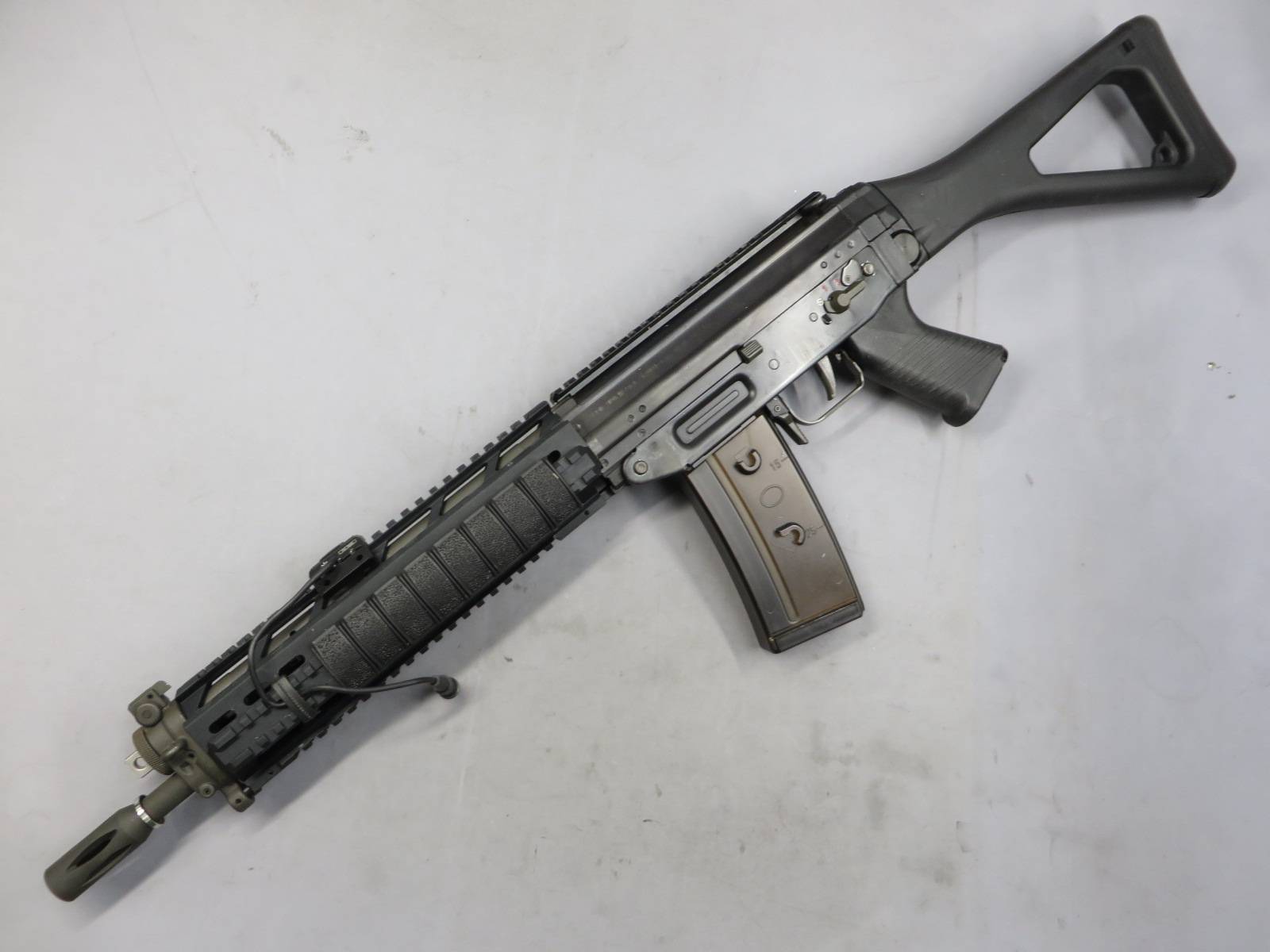【GHK】SIG SG553・SG551ハンドガード組込