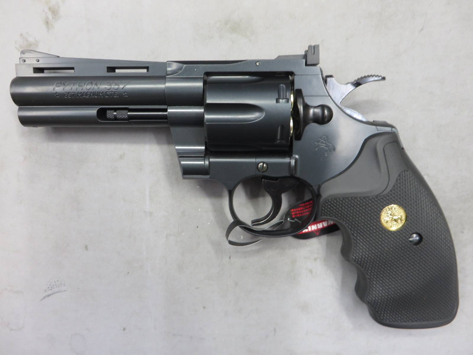 【東京マルイ】コルトパイソン.357mag 4in 24連射リボルバー
