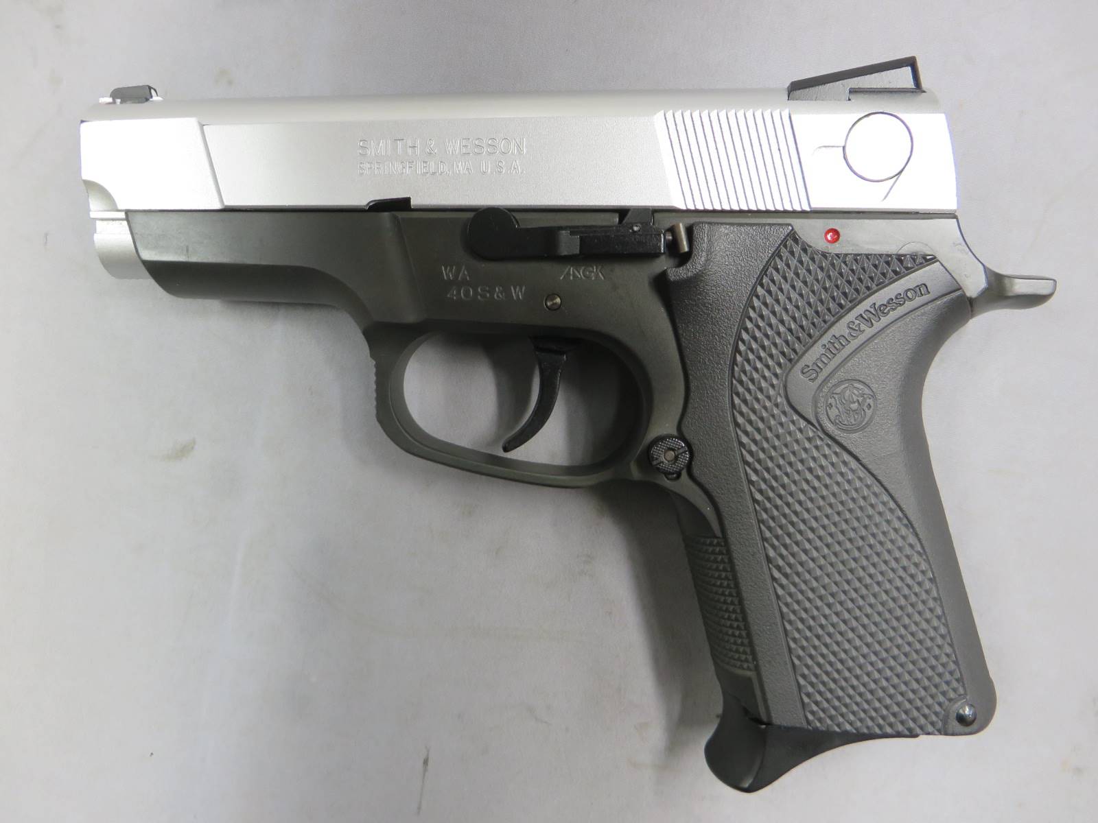 【ウエスタンアームズ】S&W ショーティ40　2トーン