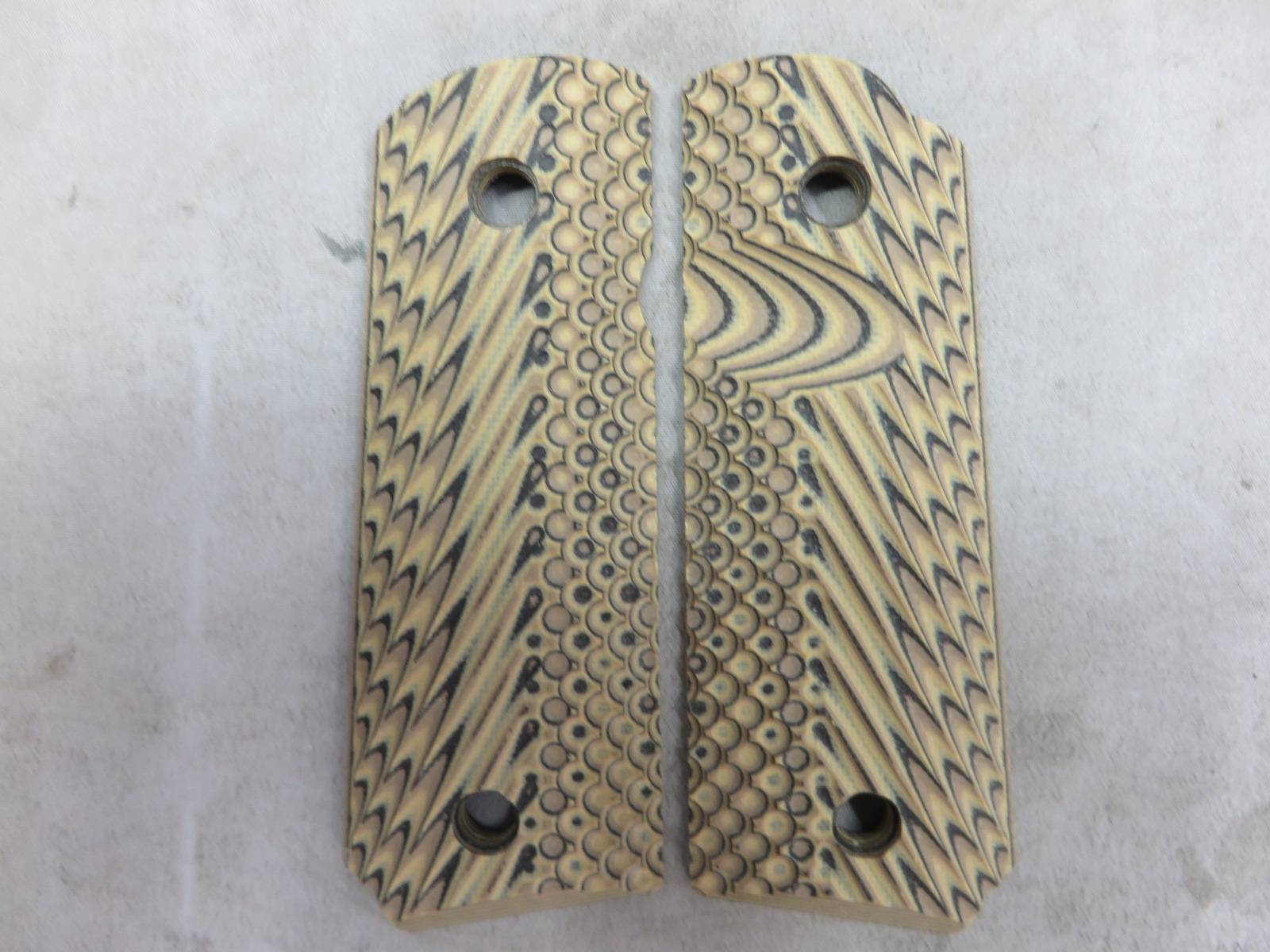 【Vz Grips】G10グリップ 1911 コンパクト・オフィサーズ オペレーター2 ハイエナブラウン