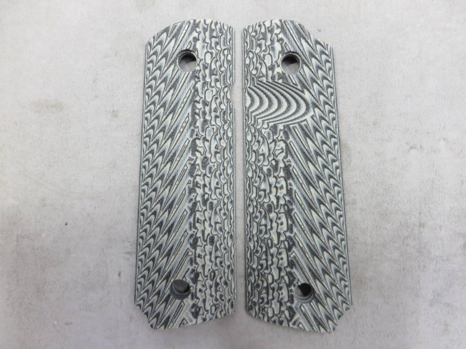 【Vz Grips】G10グリップ オペレーター3　1911 フルサイズ  シルバーブラック
