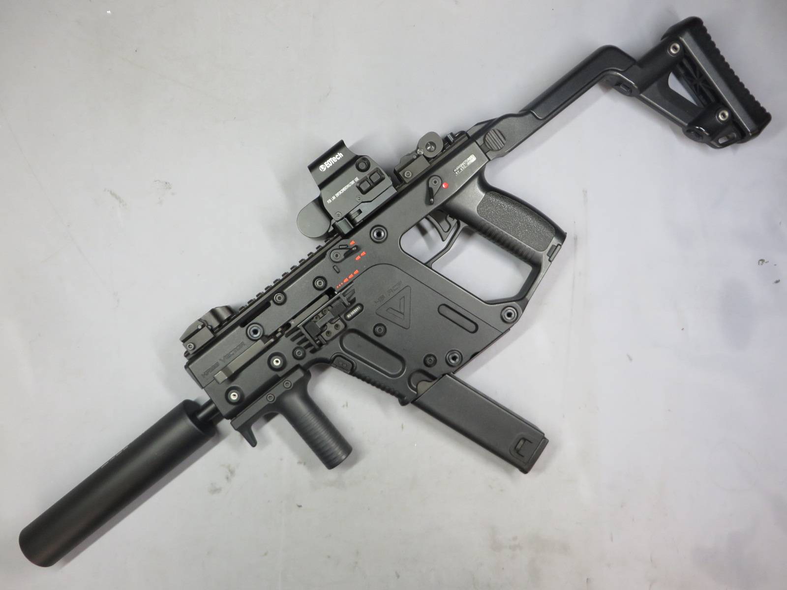 【KSC】 クリスベクター SMG ブラック・サイレンサー・ホロサイト