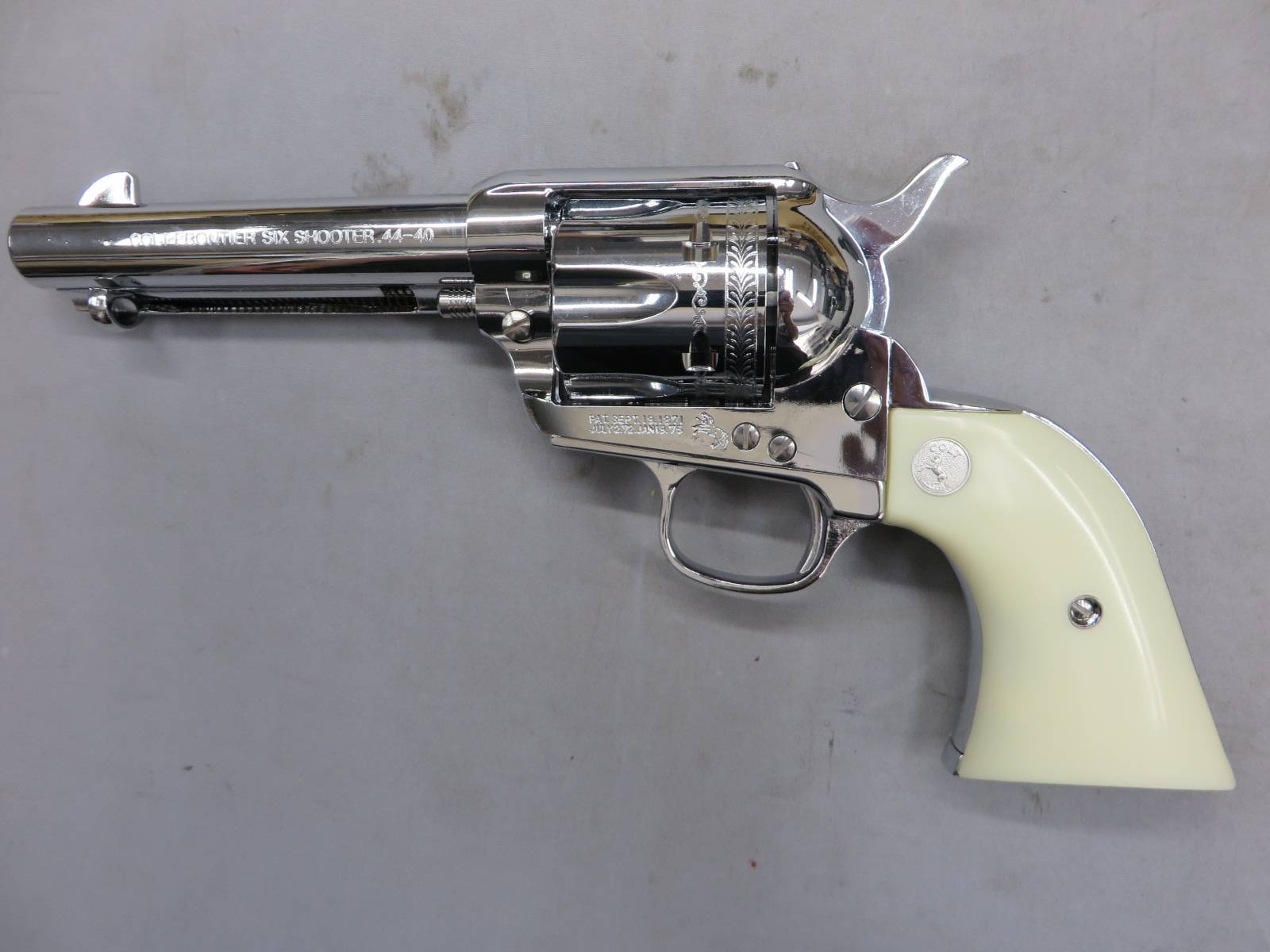 【ハートフォード】コルト フロンティア シックスシューター .44-40 ABS シビリアン オールシルバー  モデルガン