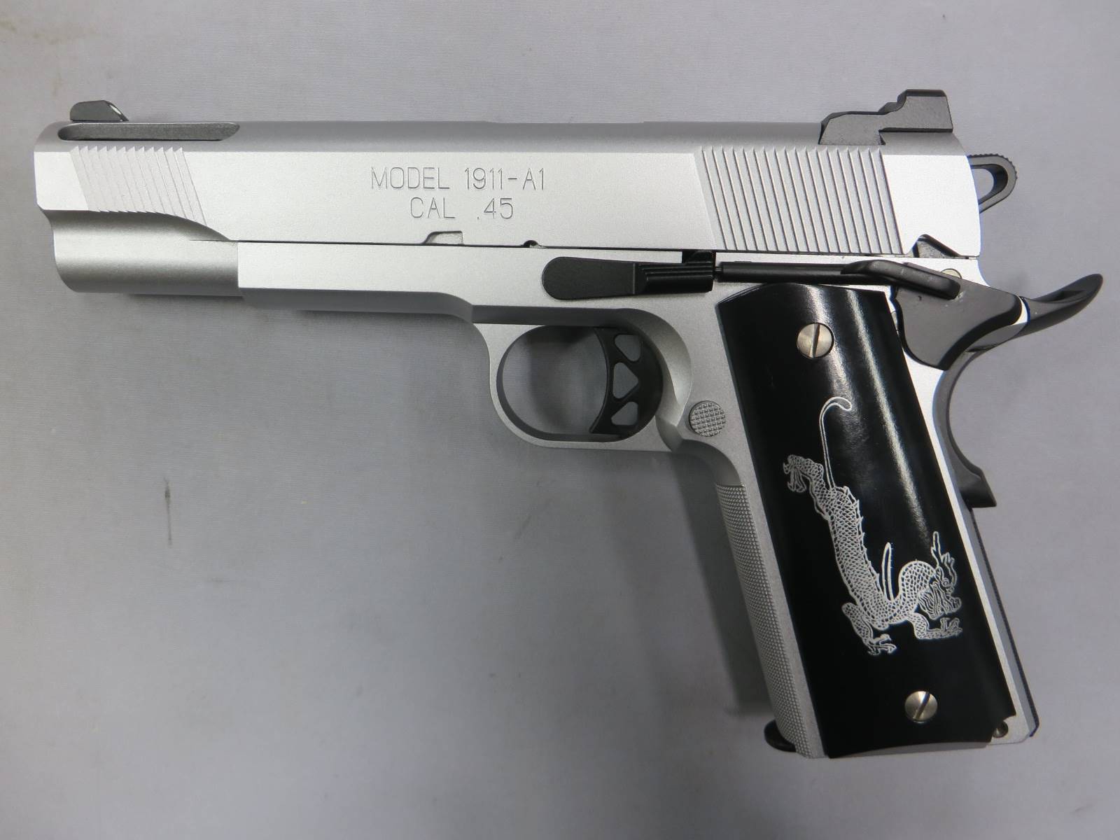 【ウエスタンアームズ】フェイスオフ 1911 シルバー